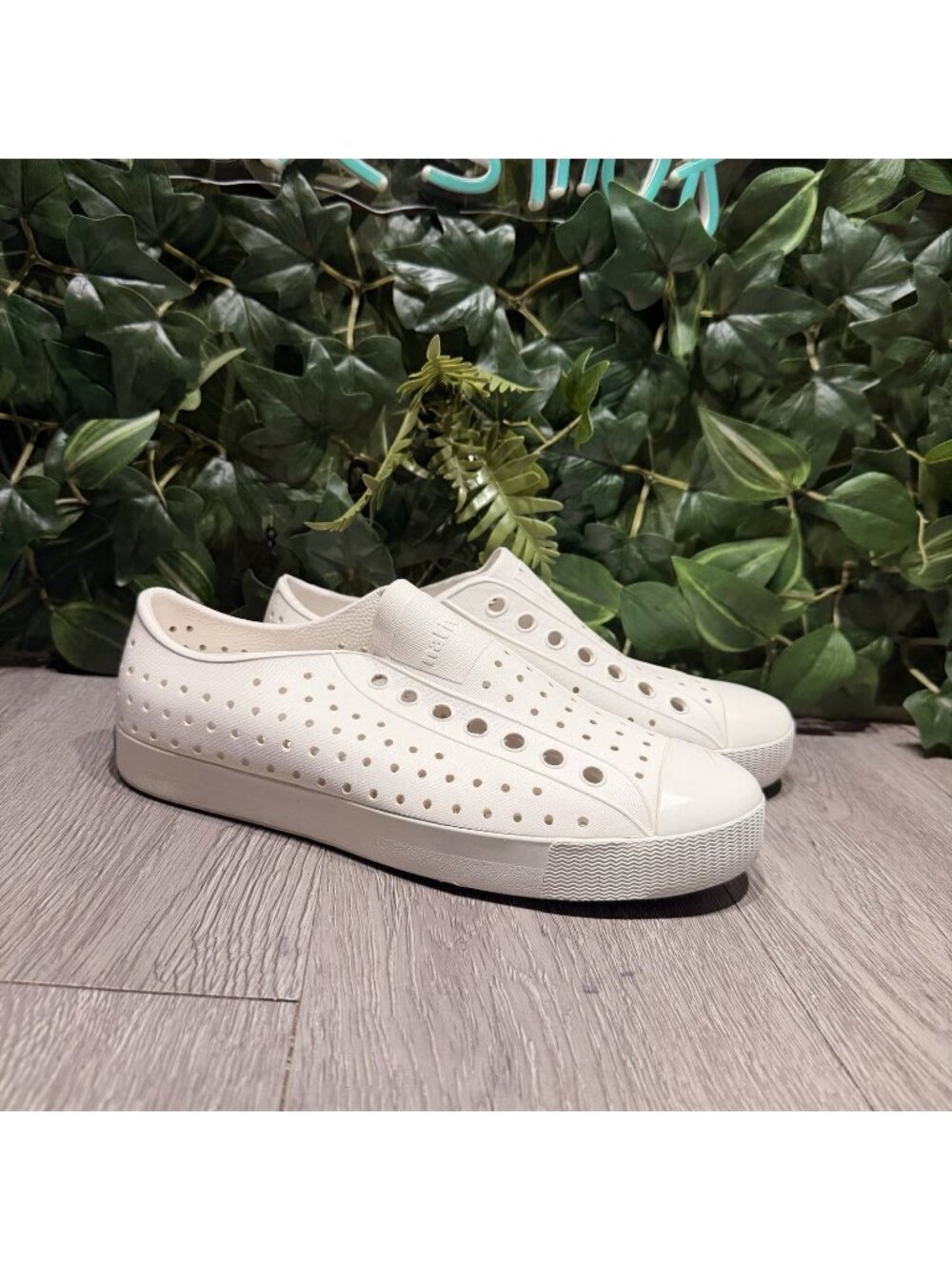 Native Jefferson White Shoes Slip On Shoes Men Size 7 W 9